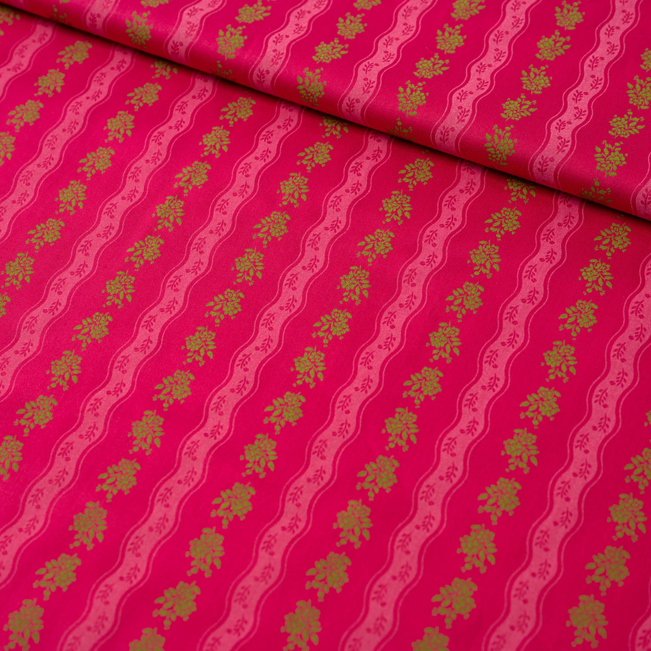 Trachtenstoff Baumwolle Satin Ranken Pink Grün 0,5m